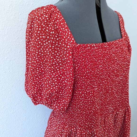 Dainty Floral Dress - Picture 4 of 5